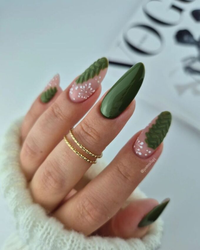 Design d’ongles élégant inspiré de la couleur du sapin de Noël