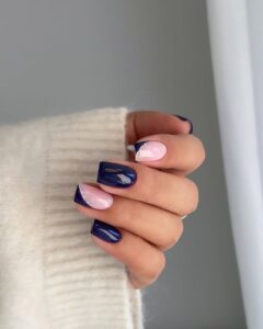 Lire la suite à propos de l’article 23+ Ongles Bleu Marine pour un Style Élégant Inspiré de Minuit