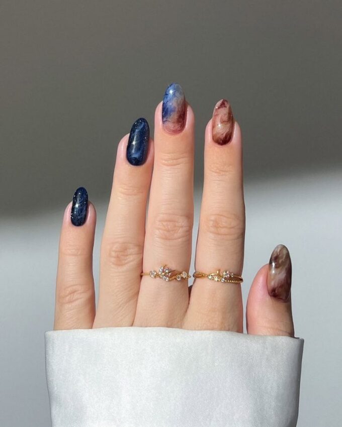 Ongles galaxie, ongles pailletés