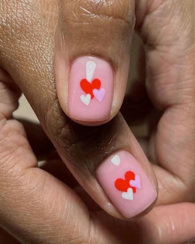 Idées de nail art cœur, manucure élégante