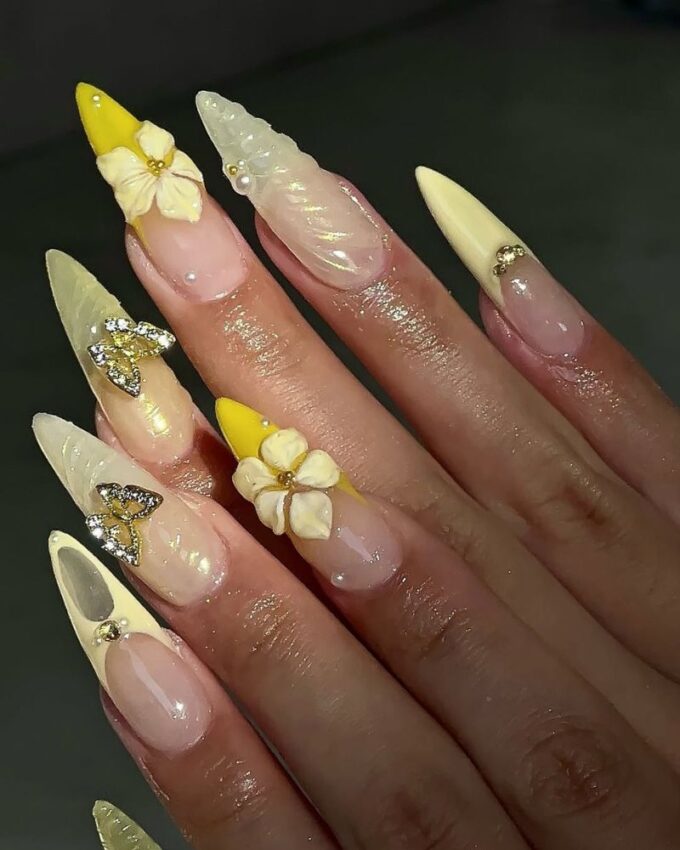 Ongles stiletto, ongles jaunes