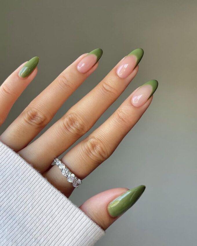 Ongles vert clair, french manucure