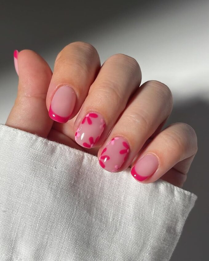 Ongles roses, nail art floral, French rose