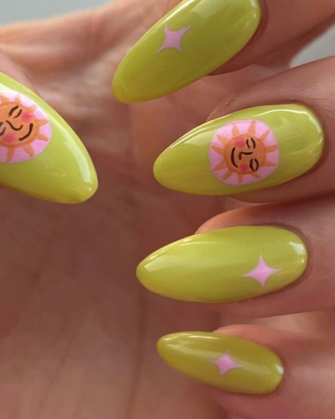 Nail art mignon, ongles longs en amande