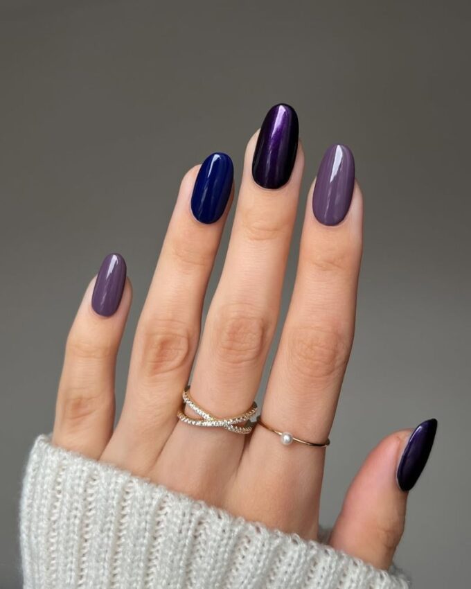 Ongles chromés, ongles bleus et violets