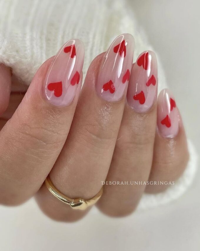 Ongles élégants Saint-Valentin, nail art cœur