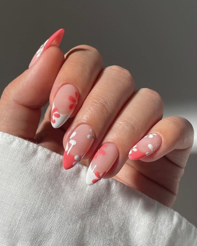 Ongles corail, ongles printaniers, nail art floral