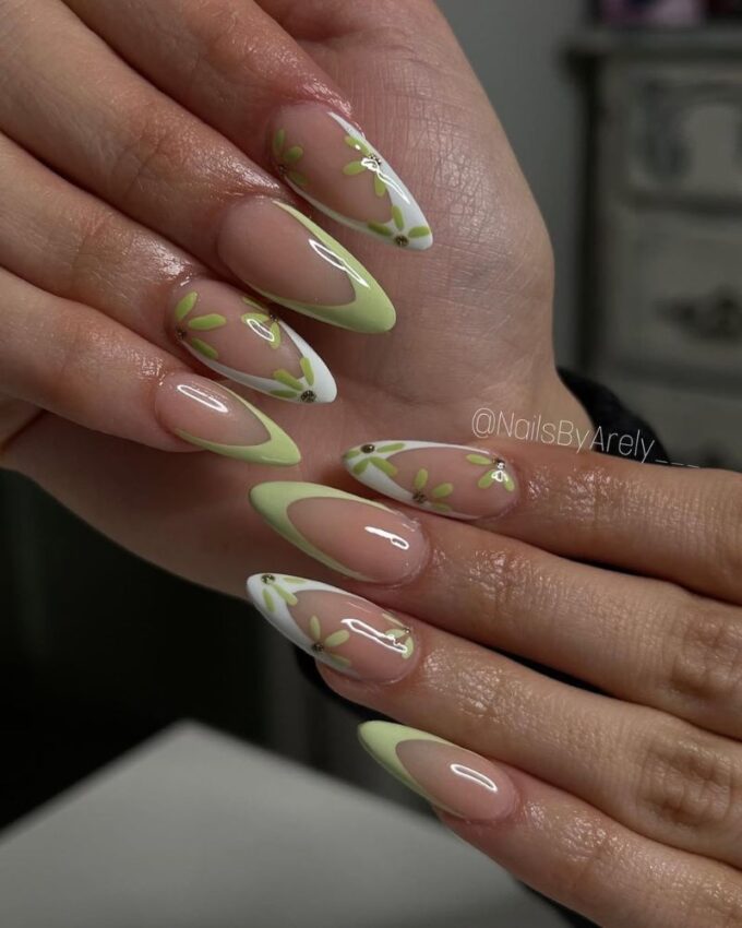 Ongles verts, ongles stilettos