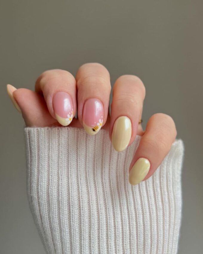 Ongles jaune chromé, ongles de printemps chics