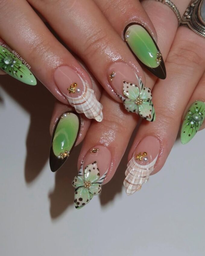 Ongles vert citron, pointes brunes, fleurs en 3D