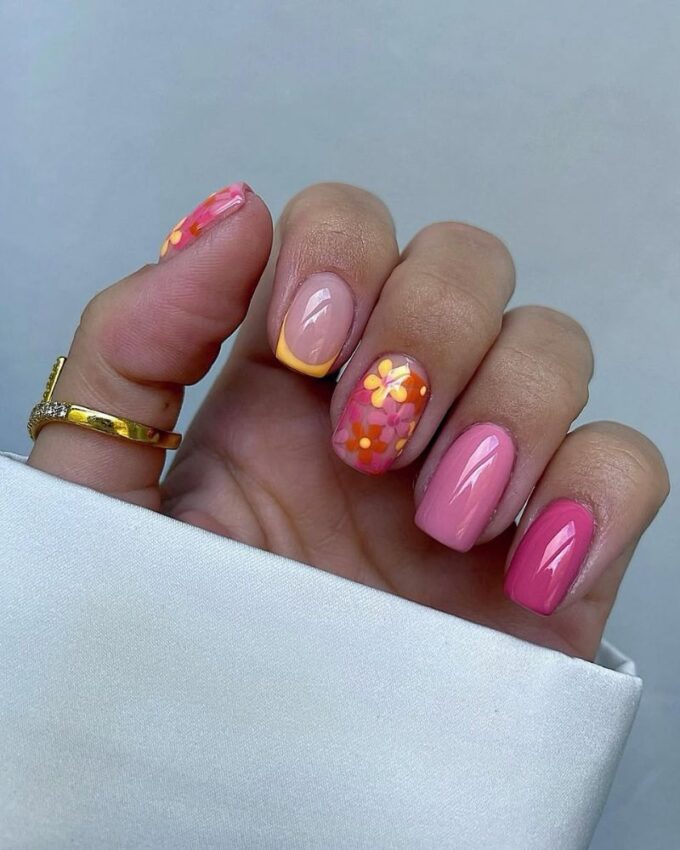 Idée de manucure printanière, ongles roses, nail art floral