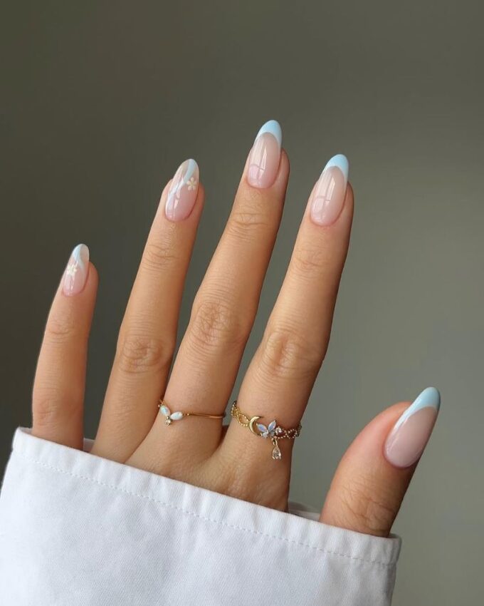 Ongles bleu clair, idée d’ongles de printemps